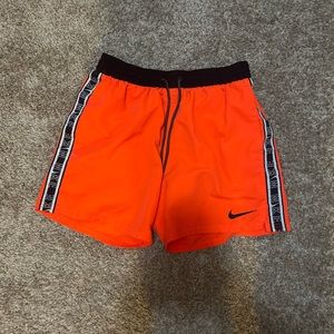 medium nike shorts